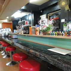 カウンター席×8