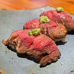 本わさびで食べる肉寿司