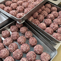 当店のハンバーグは100%の牛肉を使用◎