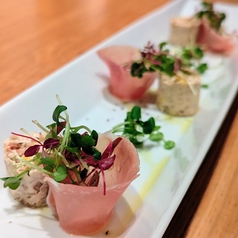 おすすめ日替わりメニューの一例です。こちら以外にも季節のお料理をご用意しております。