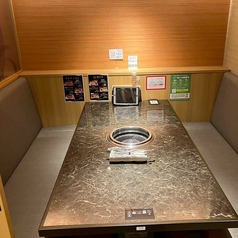 焼肉の牛太本陣 弁天町ベイタワー店の雰囲気3