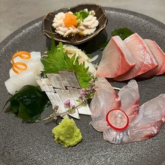 お造里盛り合わせ