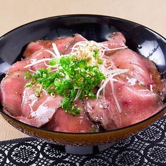 炙り塩だれ牛タンローストビーフ丼