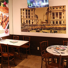 シンガポール海南鶏飯 日本橋三井タワー店の雰囲気2