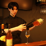 自然派ワインはグラスで気軽に楽しめる