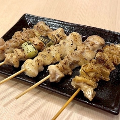 焼き鳥5種盛り（もも、ねぎま、かわ、せせり、ぼんじり）