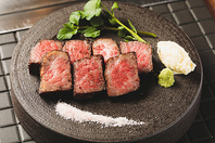 低温調理で旨味凝縮！黒毛和牛をリーズナブルに堪能