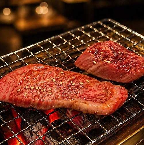 新橋駅1分◆全5席の大人の隠れ家空間で、厳選和牛の炭火焼肉を堪能。デートや記念日に