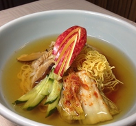 こだわりのスープを使用した冷麺★