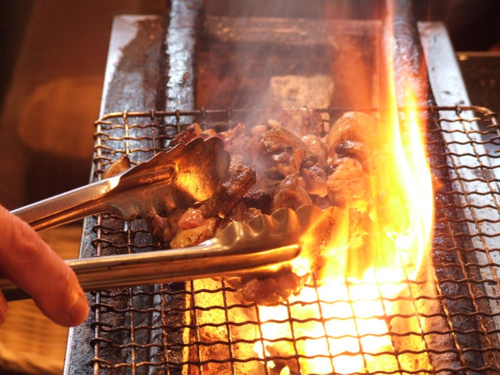 焼き手が絶妙な火加減で焼きあげます。