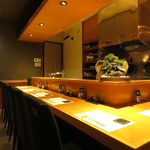 新浜松駅西口より徒歩約10分、アクセスも良好です。極上和牛の炭焼きやしゃぶしゃぶを堪能できます！