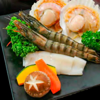 焼肉だけでなく海鮮や焼き野菜も充実しています