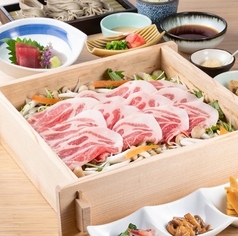凛や名物せいろ蕎麦を贅沢に味わえる各種セットをご用意