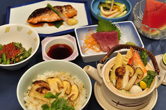 松茸の炊き込みご飯」コース各種ご用意しております