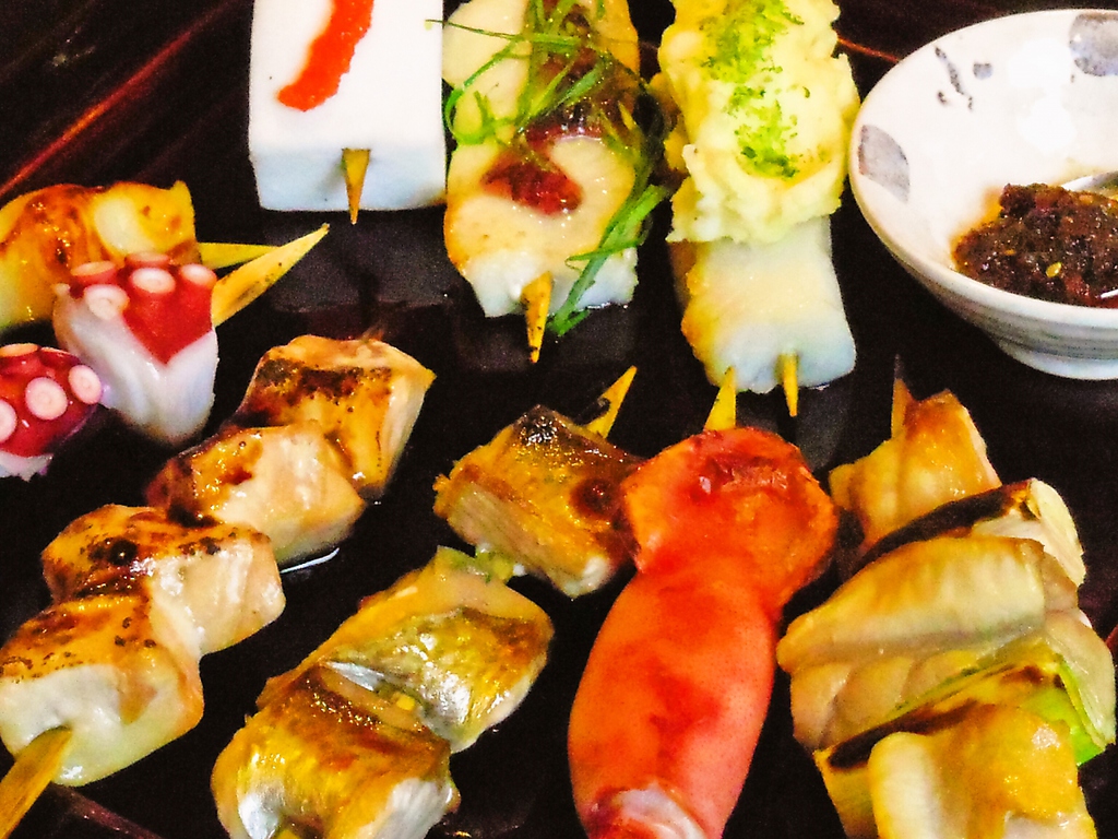 珍しい魚や変わり焼きなど、他では食べられない1品がいろいろ。お魚好きにはたまらない！