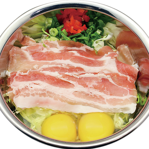 大好評のお好み焼きの美味しさのヒミツは、こだわりのソースと生地にあり！