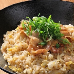 香ばしさ爆発！特製にんにく炒飯