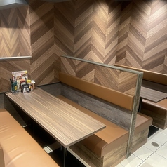 明るい店内は小さなお子様連れでも安心です◎