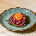料理メニュー写真 桜肉ユッケ