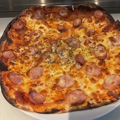 たっぷりソーセージのピザ
