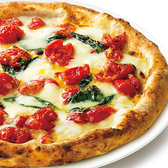 【Recipe4】焼きあがったピッツァはコルニッチョーネがもちもちで所々に焦げ目がある