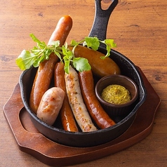 ソーセージ6種盛り合わせ