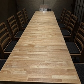 【こだわりの空間】 “織物機”をコンセプトに職人さんが造作したこだわりの店内。昔の蚕糸工場をイメージしています。