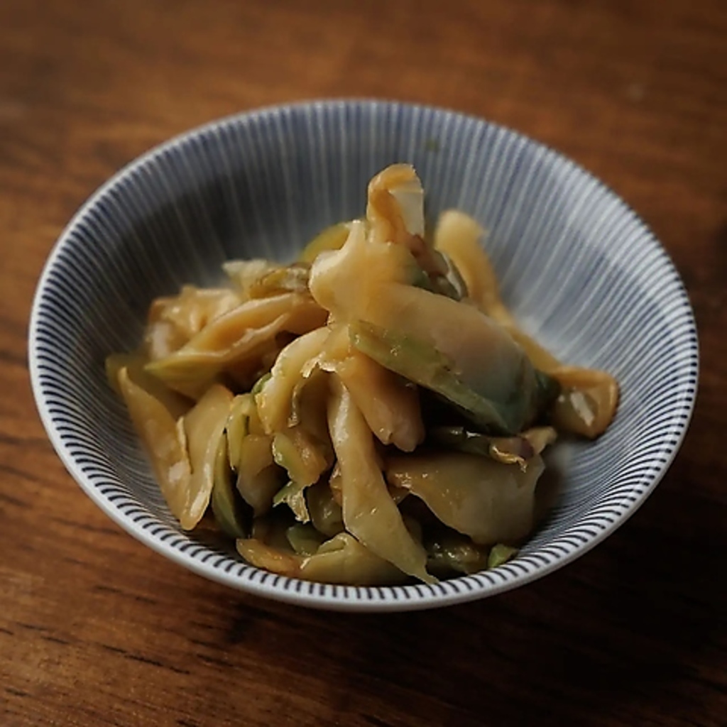 にんにくの芽と豚肉炒めや四川ザーサイなど、お酒が進むおつまみメニューも豊富に取り揃えています！