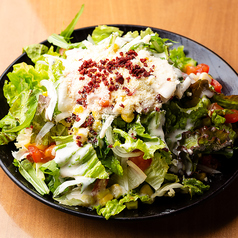 半熟卵のシーザーサラダ