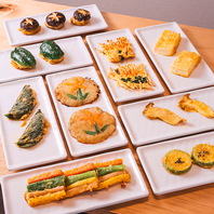 12種類から選べる！自慢のミニチヂミは220円（税込）～