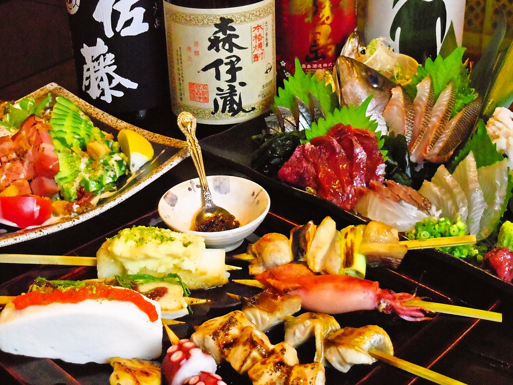 コースが人気♪地魚の刺身盛りあわせや名物魚串を堪能できるお得な宴会コースをご用意