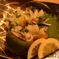 ゆったり飲み放題付プランを4,000円～ご用意！種類豊富なお酒の飲み放題や料理長自慢の逸品料理をはじめ、地鶏料理などが付いていて皆さん大満足間違いなしのプランとなっております。大人数宴会にも◎