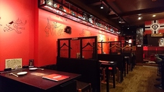 通常は全卓仕切りあり。TVも見れます。