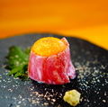 料理メニュー写真 炙り月見肉寿司