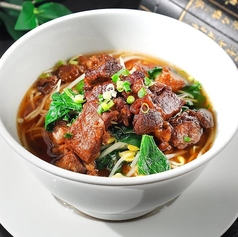 牛バラの煮込み麺