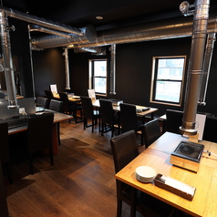 【2階・テーブル席:~6名様×1卓】