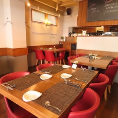店内は12名様から貸切利用を承っております！（着席最大20名様まで）周りのお客様を気にすることなく、アットホームでプライベートなご宴会をお楽しみいただけます。歓送迎会、忘新年会、懇親会や打ち上げなど、各種お集まりにぜひご活用ください。