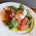 イタリア産ブラッタラーチーズのカプレーゼ