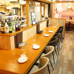 カウンターも10席完備しておりますので、おひとりさまも大歓迎です♪