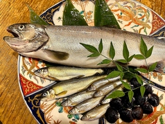 他にも時期により旬の湖魚料理をご用意しております。
