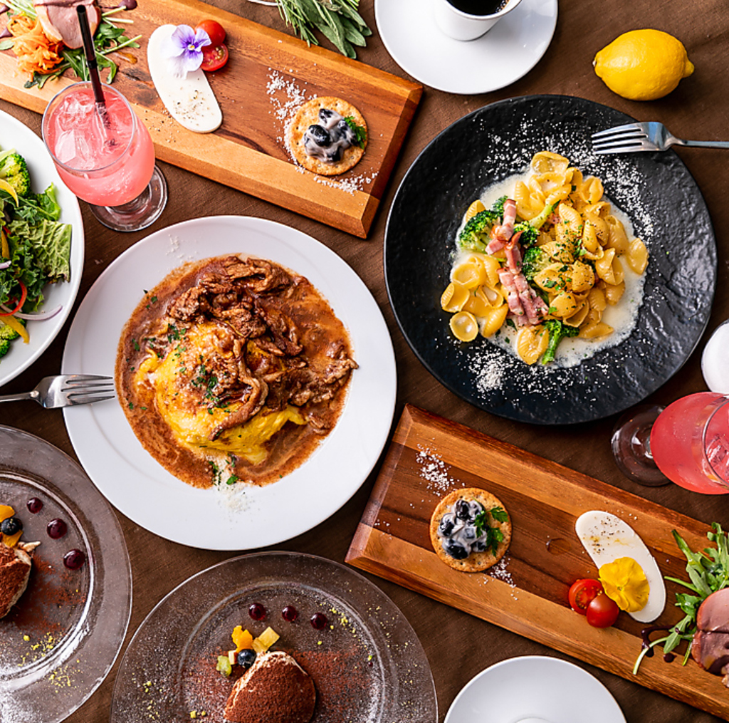 国産牛フィレ肉のローストをメインとした贅沢なコースは、飲み放題付きで女子会や合コンにぴったり♪