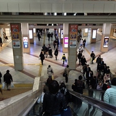 川崎駅改札を出て右側エスカレーターを下へ
