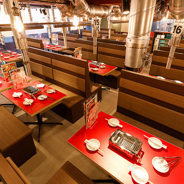 焼肉ここから デラックス 新橋店の雰囲気1