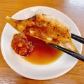 料理メニュー写真 黒餃子（にんにくたっぷり）