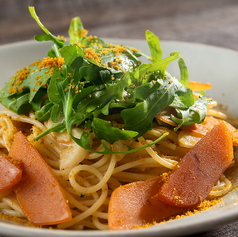 “スパゲッティ”ペペロンチーノからすみとルーコラ添え