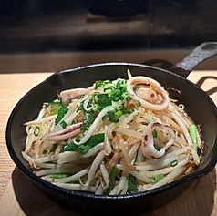 鉄板いかもやし炒め ガリバタ醤油
