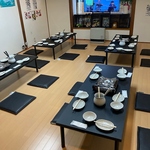 進撃の鉄板コース、ホルモン鍋コースの2種類ご用意しています。どちらも飲み放題付き！宴会にぜひ◎