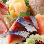 北陸と言えば鮮魚！季節ごとに厳選した新鮮なお刺身をご用意しております！