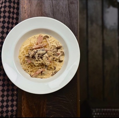 カルボナーラ・アッラ・ボスカイオーラ(木こりと炭焼き職人のコラボpasta)