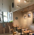 明るくフォトジェニックな店内は、女子会やママ友会にもぴったりです◎ベビーカー入店OK★ゆとりのあるソファー席は、お子様連れのお客様にも「安心して利用できる」と大好評です♪ぜひ、ご利用ください！